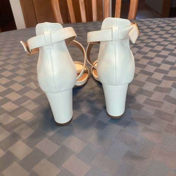 IDIFU Block Heels - Size 8 - Picture 3 of 6